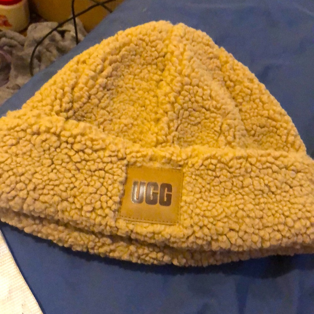 UGG Sherpa Cuff Beanie CHE